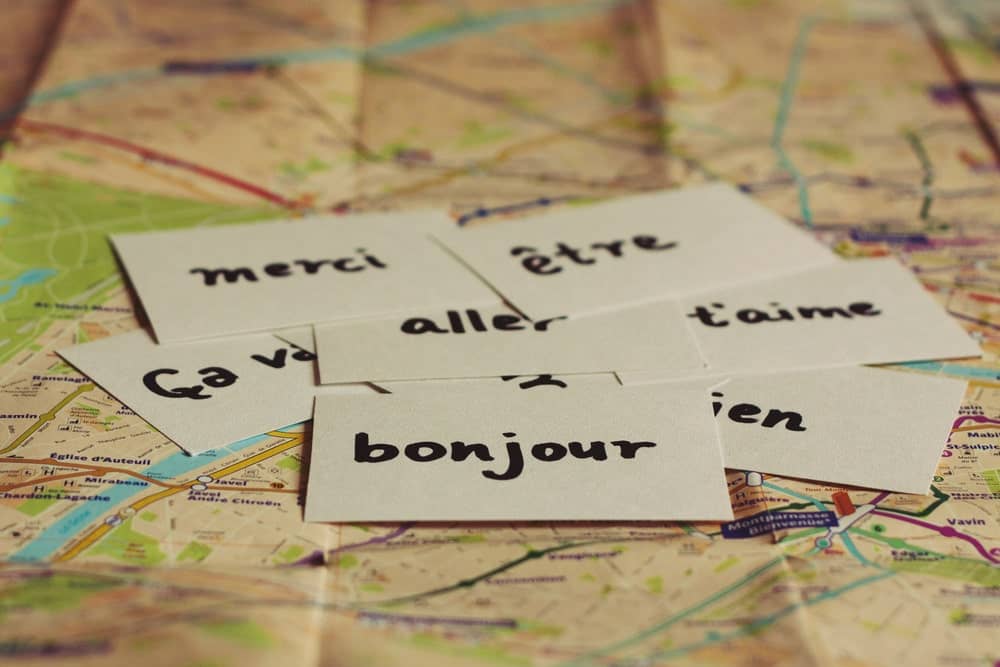 flash-cards-french-words-on-map-min